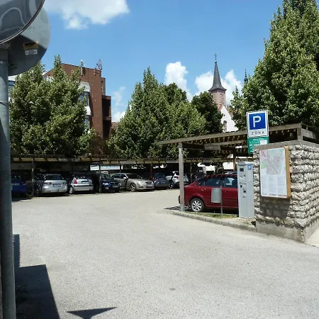 Central Apartment Lägenhet